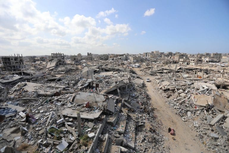 Scenes showing the widespread destruction of buildings and infrastructure caused by Israeli attacks during the Gaza genocide in Beit Lahia in the northern Gaza Strip. February 22, 2026. (Photo: Omar Ashtawy/APA Images)