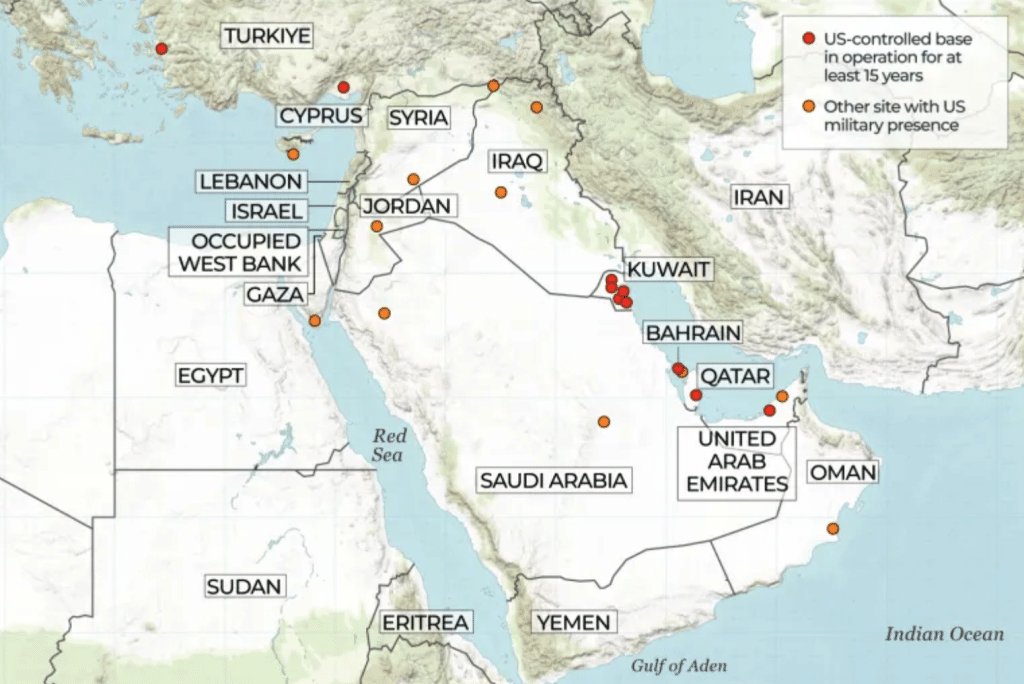 En junio de 2025, Estados Unidos tenía entre 40.000 y 50.000 soldados estacionados en al menos 19 emplazamientos en Oriente Medio. (Mapa: Al Jazeera)