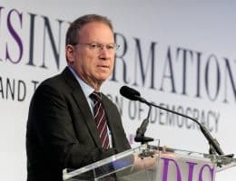 Jeffrey Goldberg of The Atlantic welcomes participants to the second day of the “Disinformation and the Erosion of Democracy” conference at the Rubenstein Forum at the University of Chicago April 7, 2022. (Photo: John Zich/University of Chicago Institute of Politics CC BY 4.0)