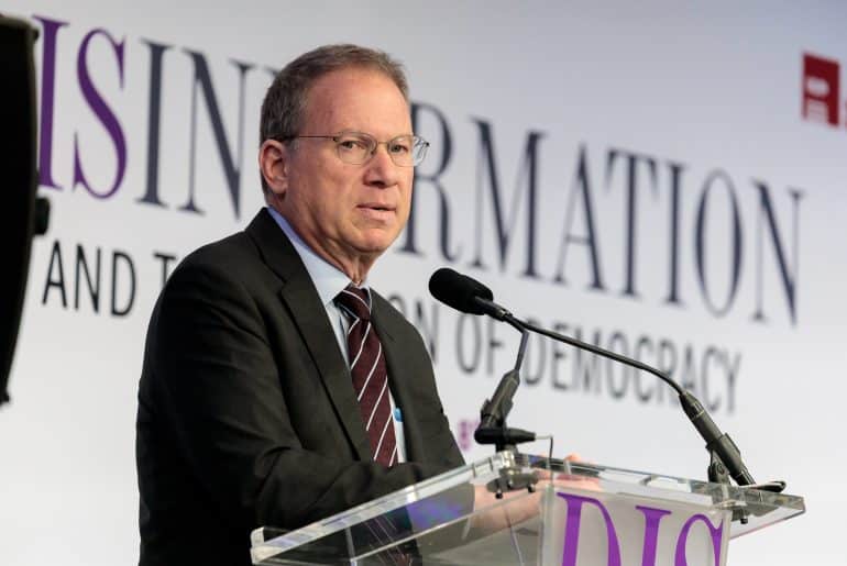 Jeffrey Goldberg of The Atlantic welcomes participants to the second day of the “Disinformation and the Erosion of Democracy” conference at the Rubenstein Forum at the University of Chicago April 7, 2022. (Photo: John Zich/University of Chicago Institute of Politics CC BY 4.0)