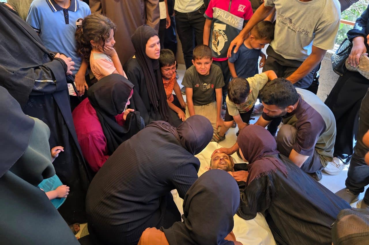 Israel continues to violate Gaza ceasefire, killing 13 people in a single day