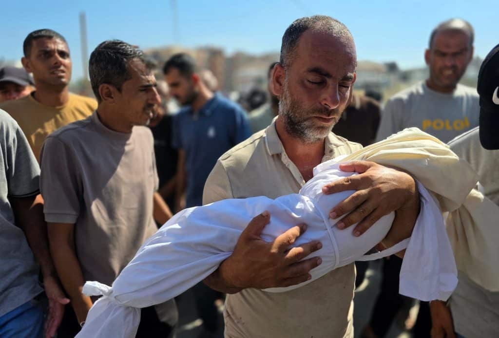 Funeral of 1-year-old Siwar Abu Daraz and her mother, Diana Abu Daraz, Nasser Medical Complex, Khan Younis, June 30, 2026. (Photo: Tariq Mohammad/APA Images)
