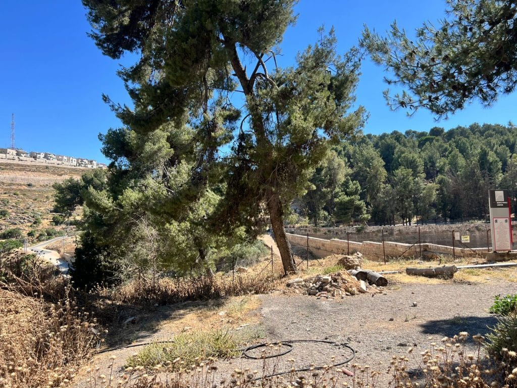 The settlement of Efrat overlooks Solomon's Pools. (Photo: Majd Jawad)