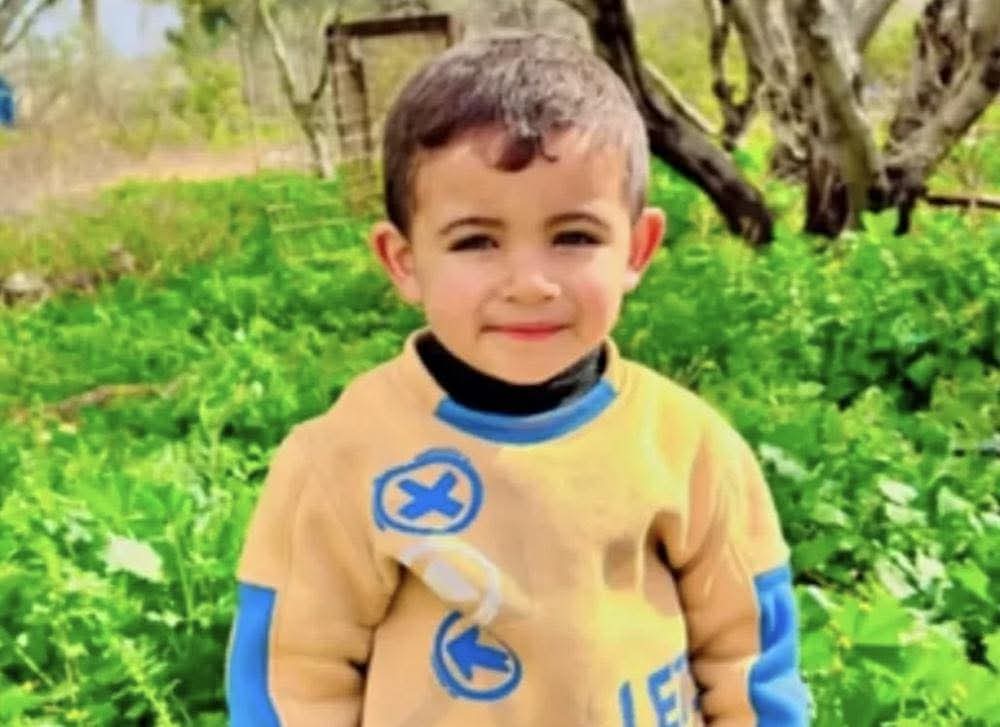 Rayyan Abu al-Ajeen, de 7 años, murió de un disparo en la cabeza a manos de soldados israelíes mientras estaba en brazos de su padre el 14 de junio de 2026. (Foto: Familia Abu al-Ajleed)