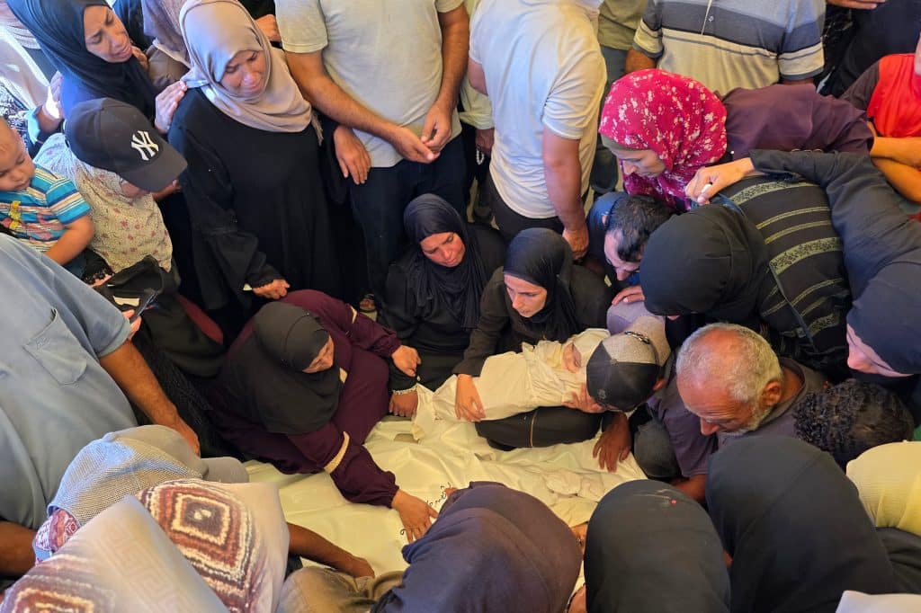 Funeral of 1-year-old Siwar Abu Daraz and her mother, Diana Abu Daraz, Nasser Medical Complex, Khan Younis, June 30, 2026. (Photo: Tariq Mohammad/APA Images)