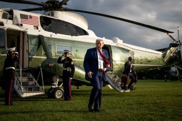 President Donald J. Trump disembarks from Marine One on the Ellipse in Washington, D.C., on Wednesday, July 22, 2026, and departs for the White House. (Official White House Photo by Patrick B. Ruddy)