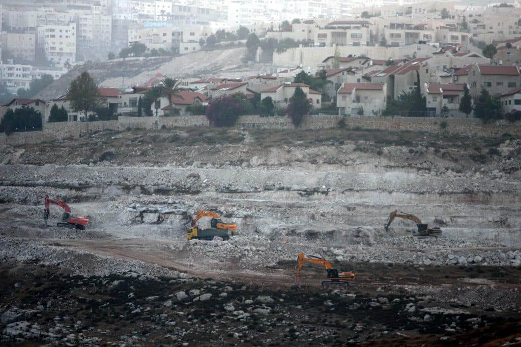 Construction site for a new neighborhood in the West Bank settlement of Pisgat Ze'ev, outside Jerusalem, November 21, 2010. (Photo: Issam Rimawi/APA Images)