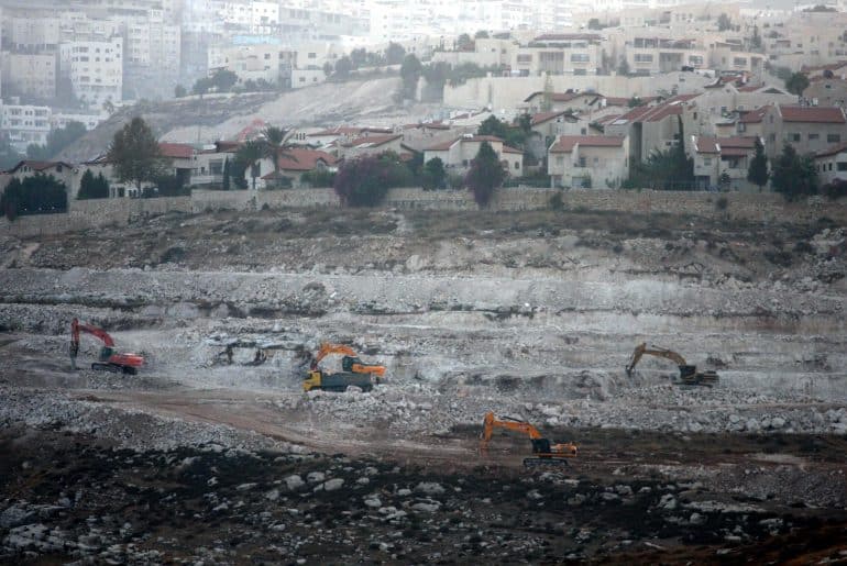 Construction site for a new neighborhood in the West Bank settlement of Pisgat Ze'ev, outside Jerusalem, November 21, 2010. (Photo: Issam Rimawi/APA Images)