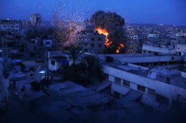 Smoke rises following an Israeli airstrike that targeted Dar al-Muttaqin Mosque in Gaza City, July 28, 2026. (Photo: Anas Nur /APA Images)